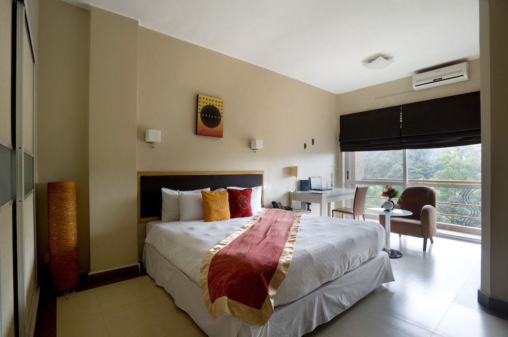 METROPOLE HOTEL 19/51