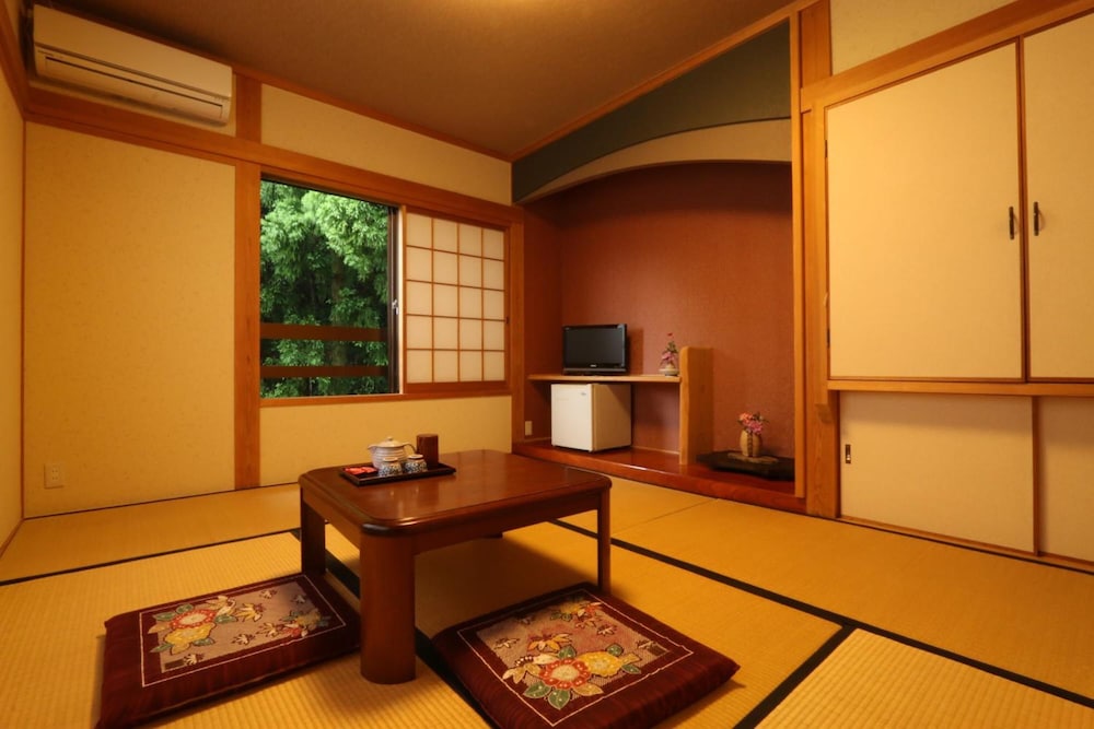 Minshuku Asogen 35/41