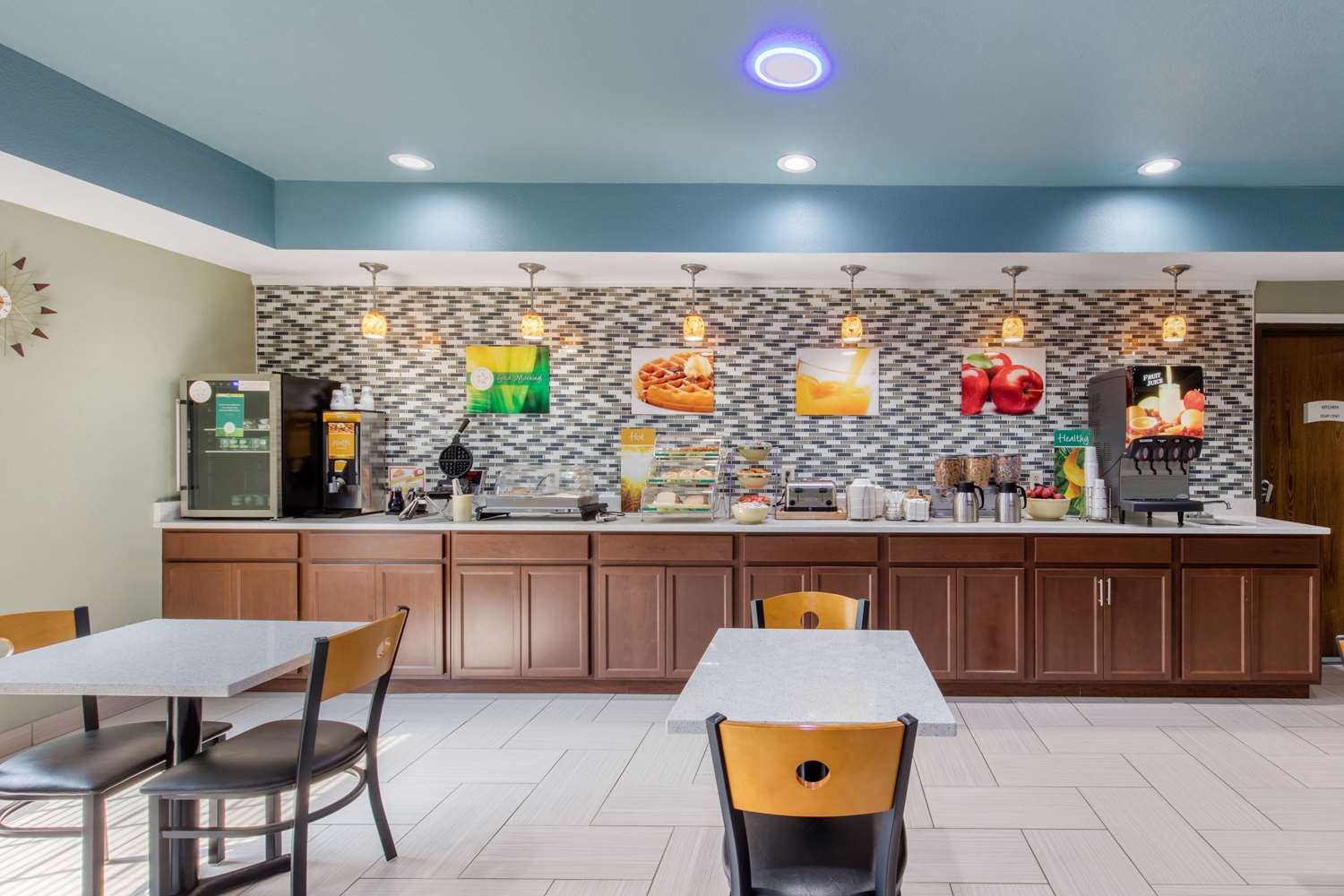 Quality Inn Cadiz, KY 33/40
