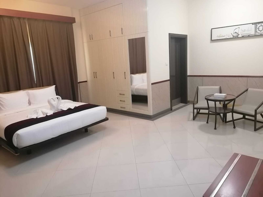 Great Wall Hotel 6/23