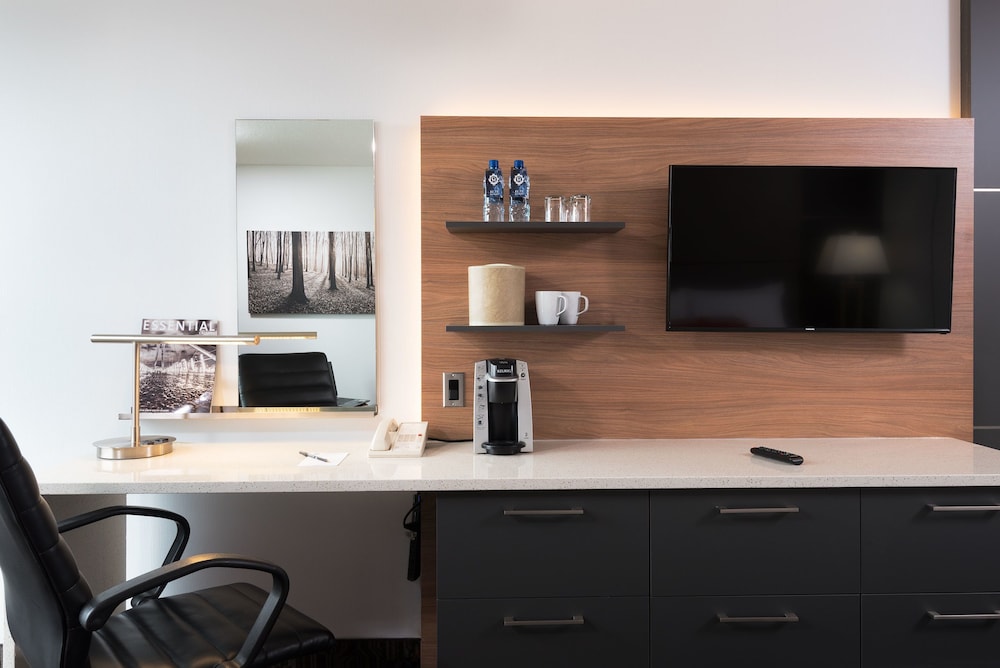 Carriage House Hotel Conference Centre 45/50