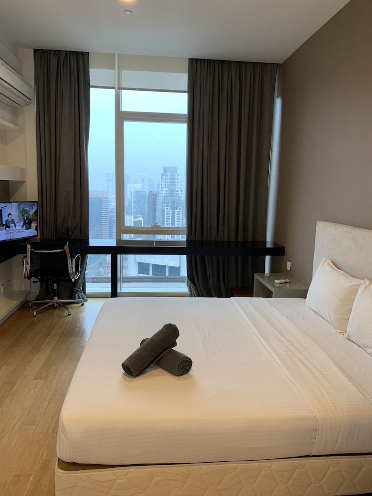 Platinum Service Suites KLCC 12/50