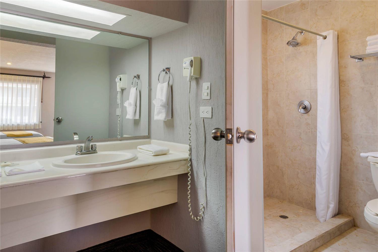 Quality Inn Piedras Negras, COA 23/23