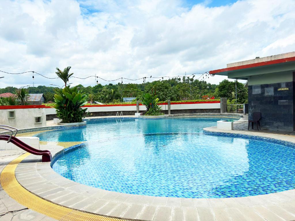 Sutanraja Amurang Hotel 6/19