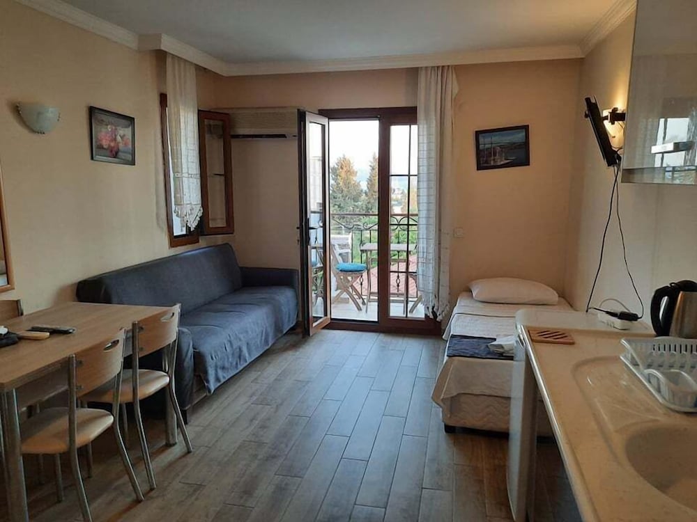 Dasis Hotel & Suites 18/40