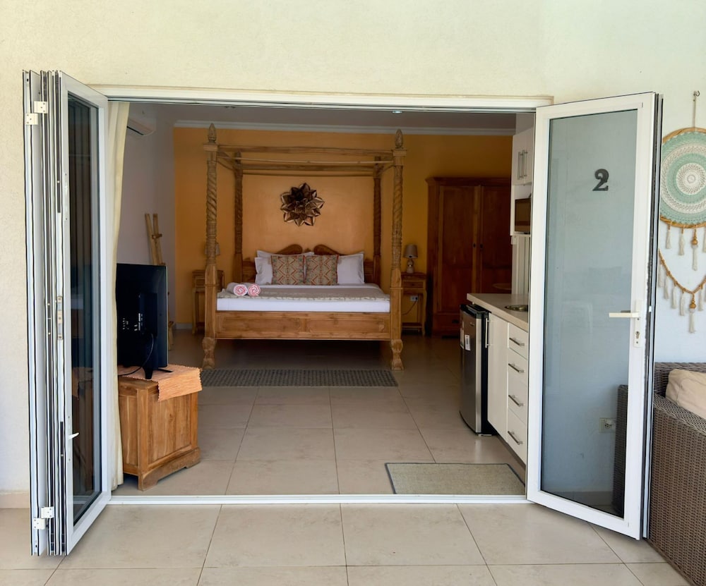 Arubas Bakval Suites 1/50