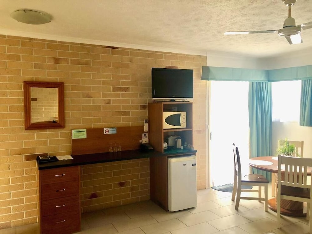 Caboolture Riverlakes Motel 9/66