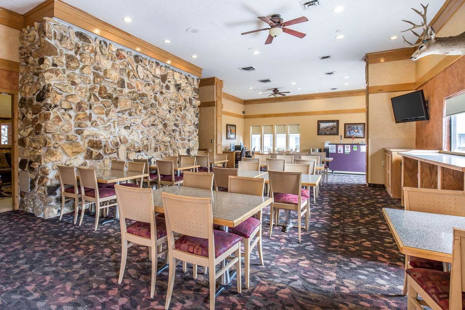 restaurant cafeteria
