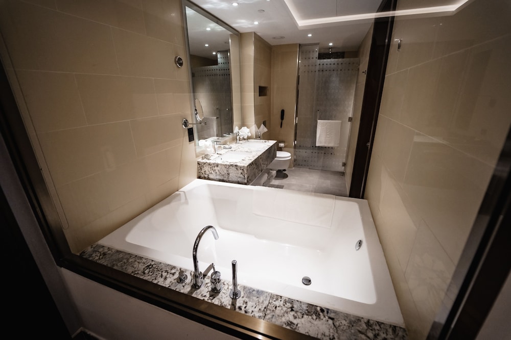 Ramee Dream Hotel Downtown 40/43