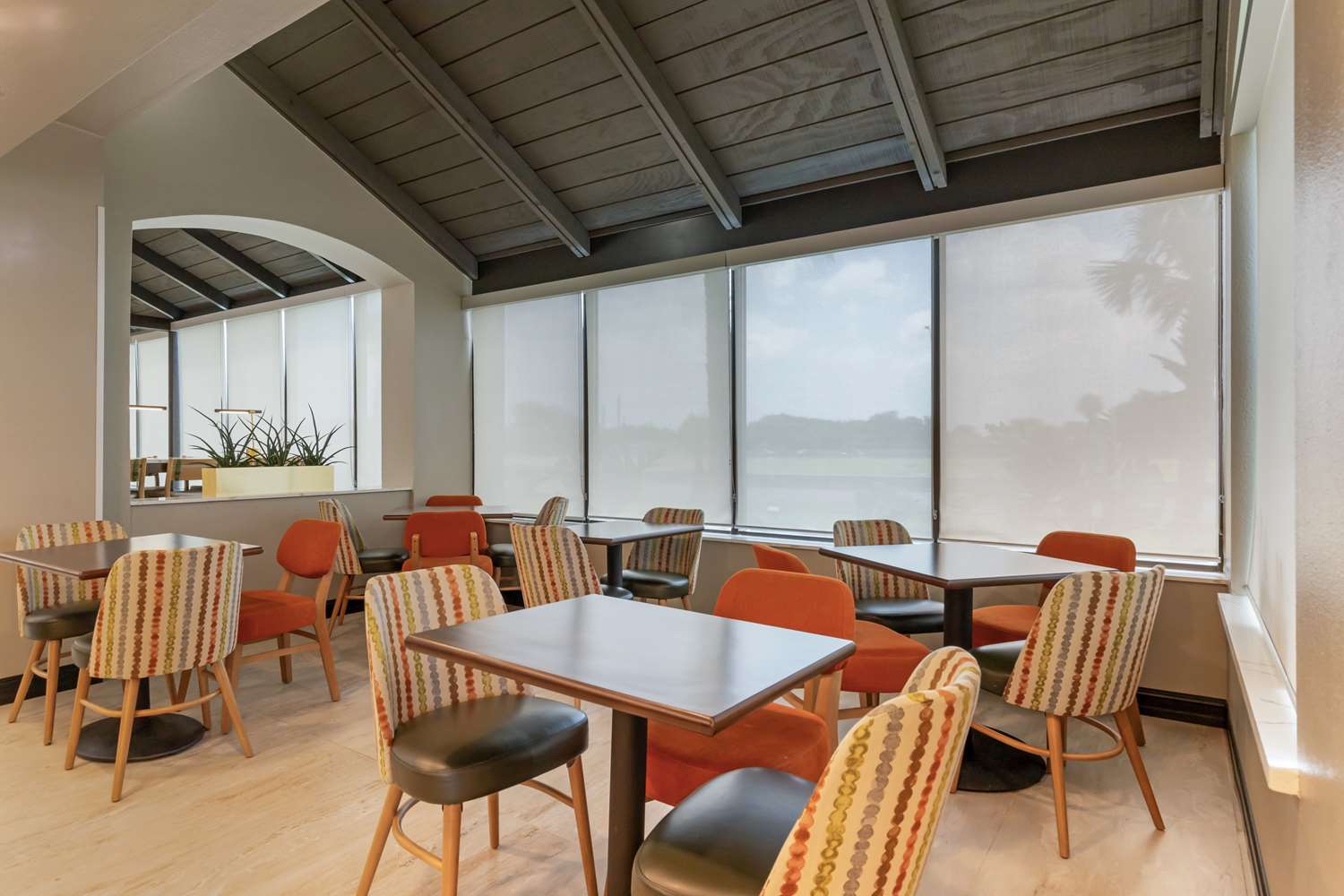 restaurant cafeteria