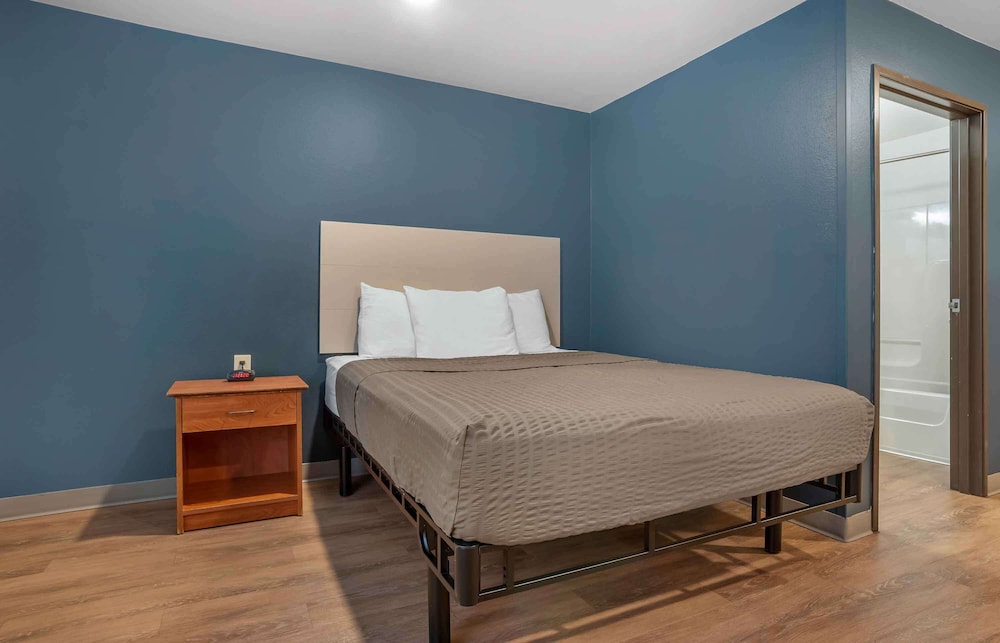 Extended Stay America Select Suites - Tallahassee - East 23/38