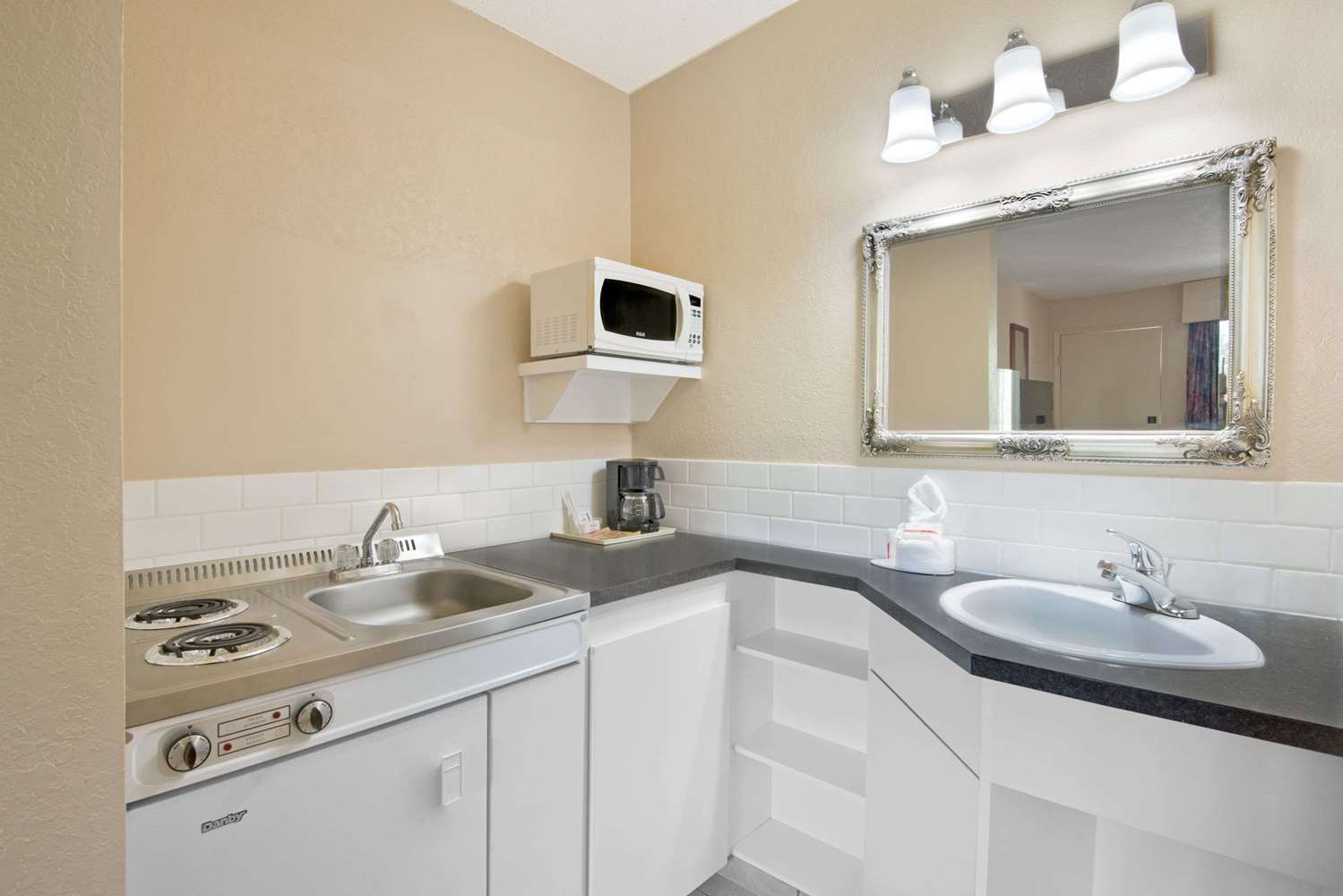 Deer Park Inn Red Deer 5/5