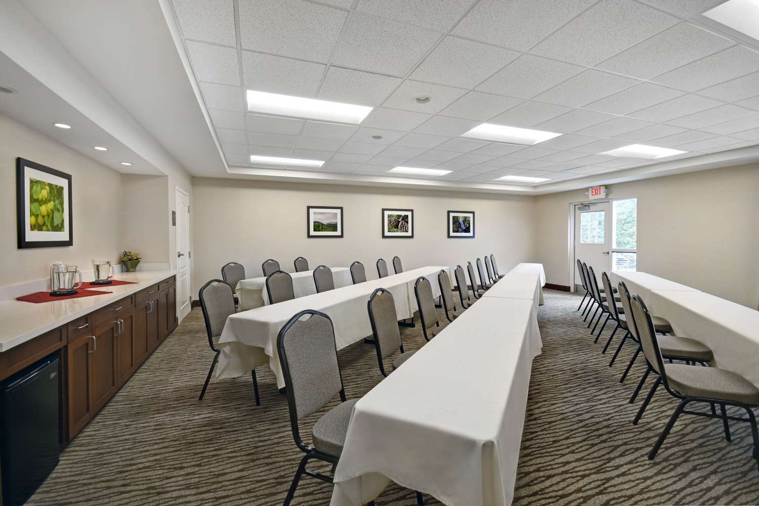 Comfort Inn & Suites Wilton, ME 15/27