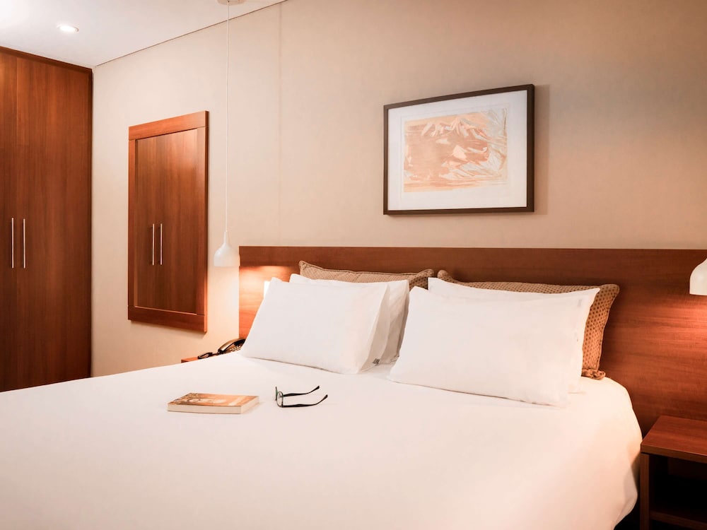 Mercure Curitiba Golden Hotel 13/79
