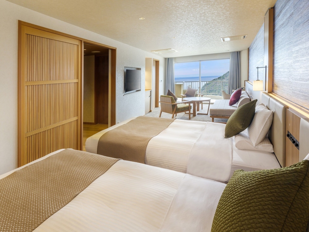 FORTH, OCEAN VIEW, PRIVATE BATHROOM