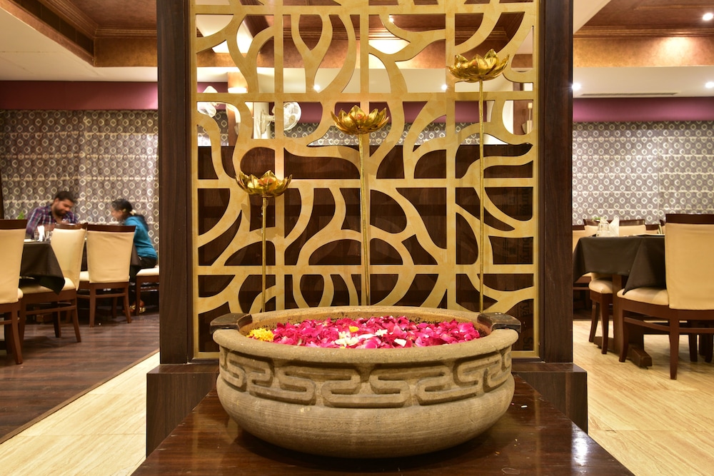 HOTEL SURYA ROYAL 36/41