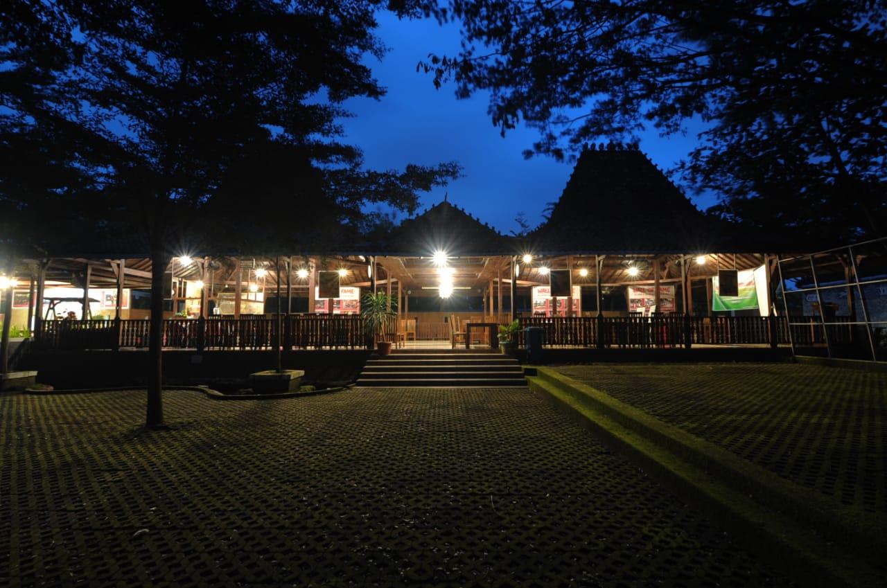 Grand Master Hotel Purwodadi 3/42