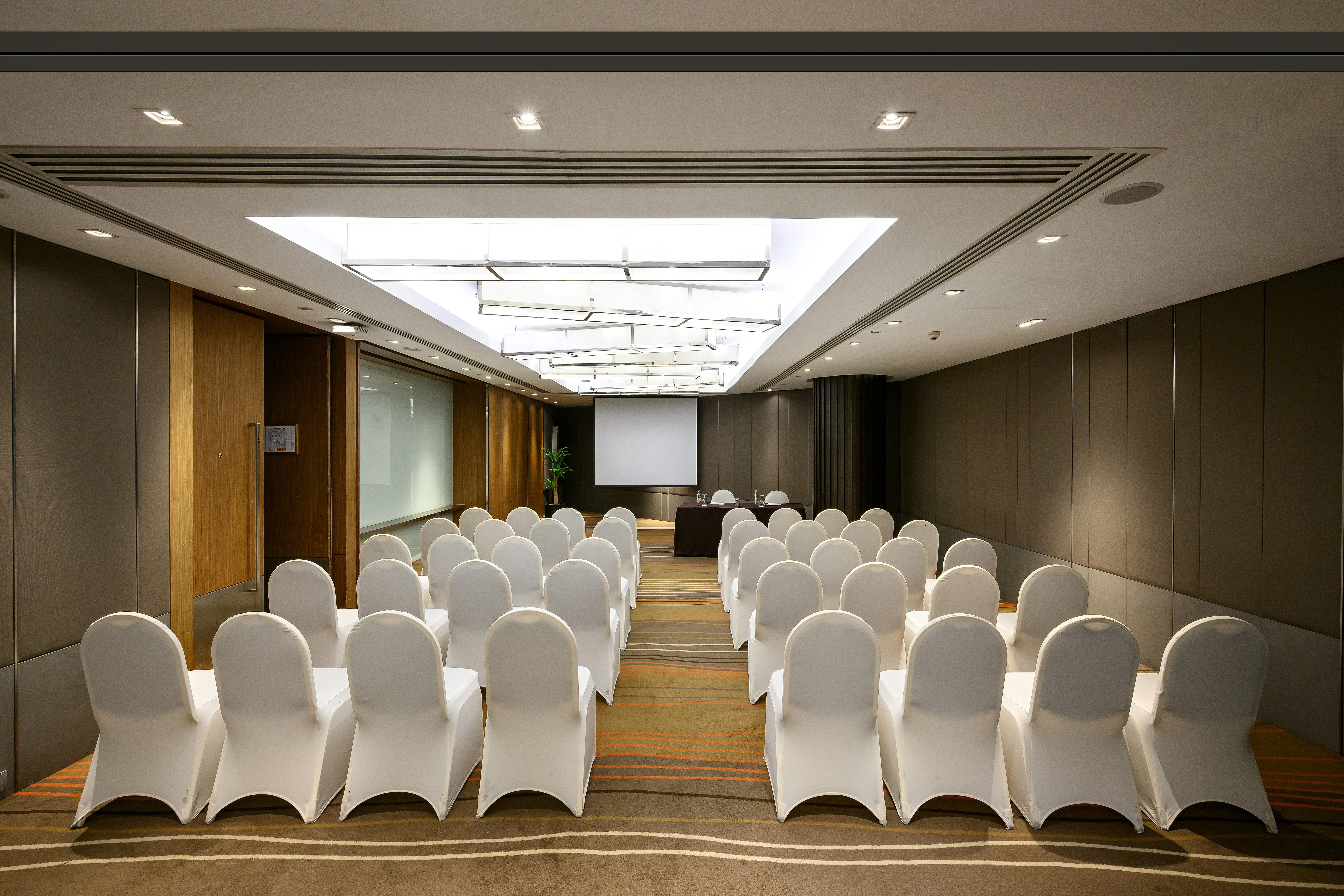 Centara Grand At Central Plaza Ladprao Bangkok 70/82