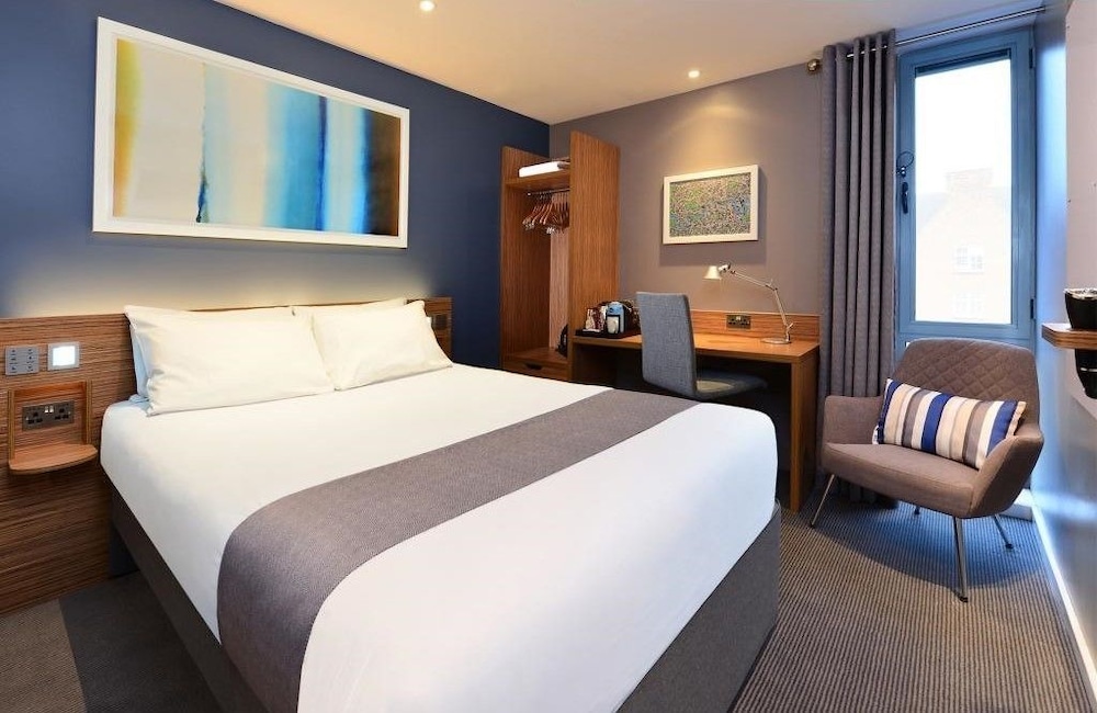 Travelodge London Waterloo Hotel 8/34