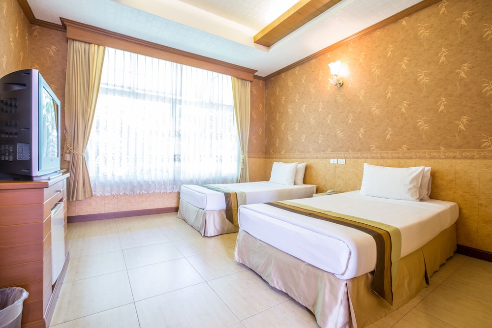 Juntra Resort And Hotel 18/54