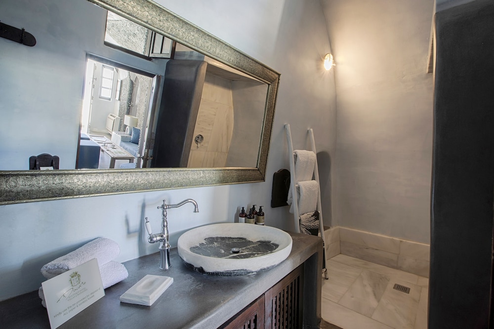 Grand, Suite, 2 Double Beds, Caldera View, Plunge Pool