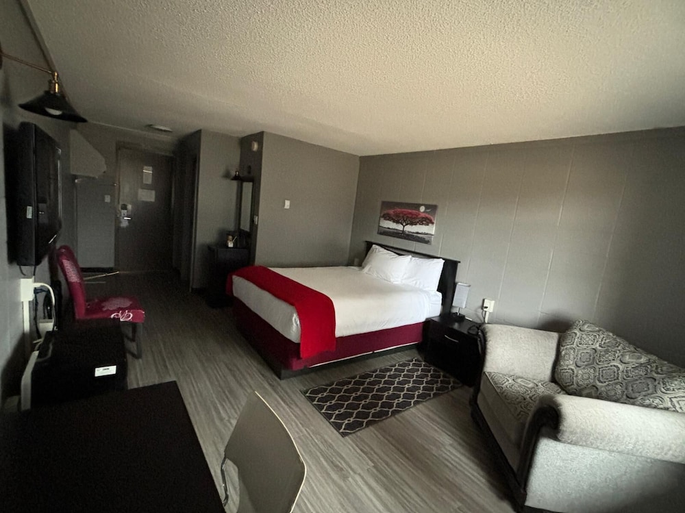Slave Lake Inn and Conference Centre 18/50