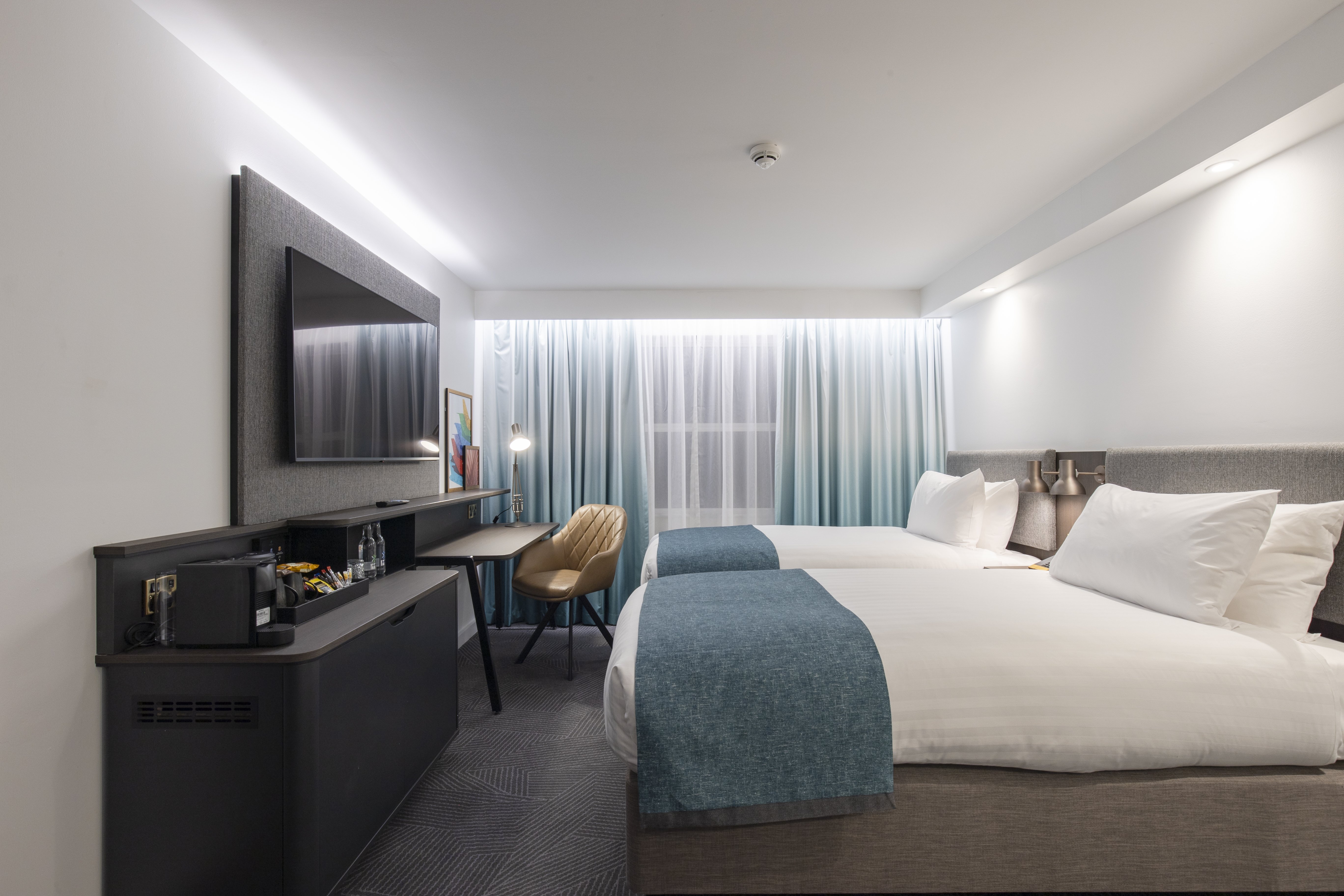 Holiday Inn Bristol Airport 12/43