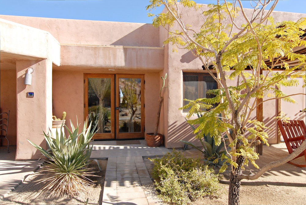 Borrego Valley Inn 3/45