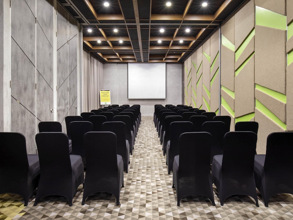 Ibis Styles Jakarta Simatupang 28/39