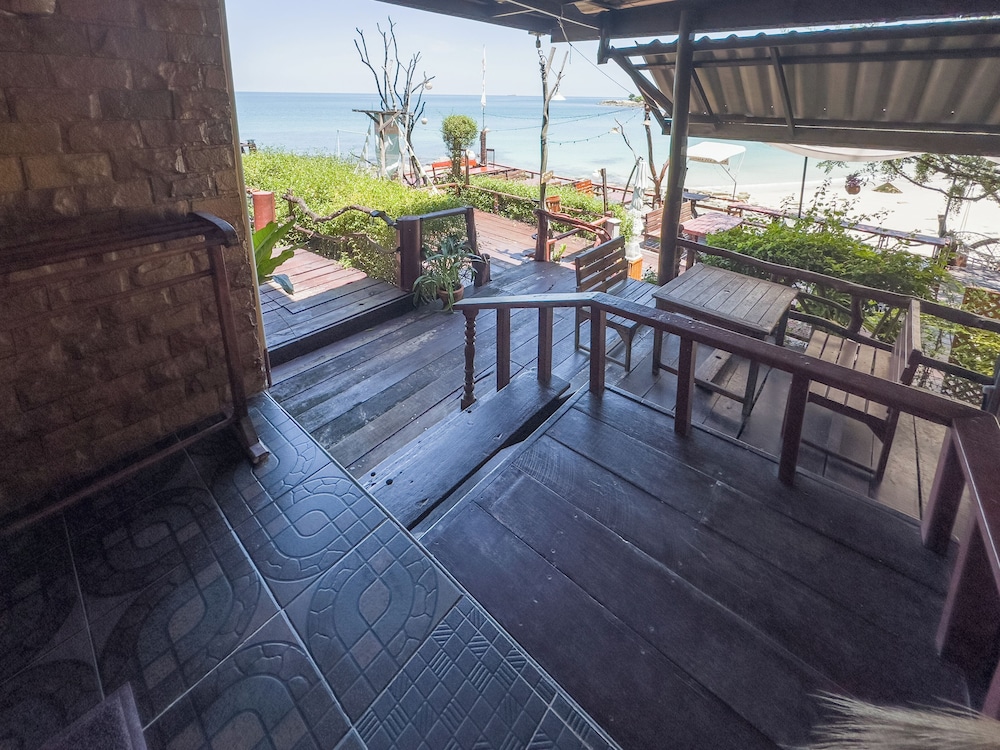 Tongta Phaview Resort 24/50