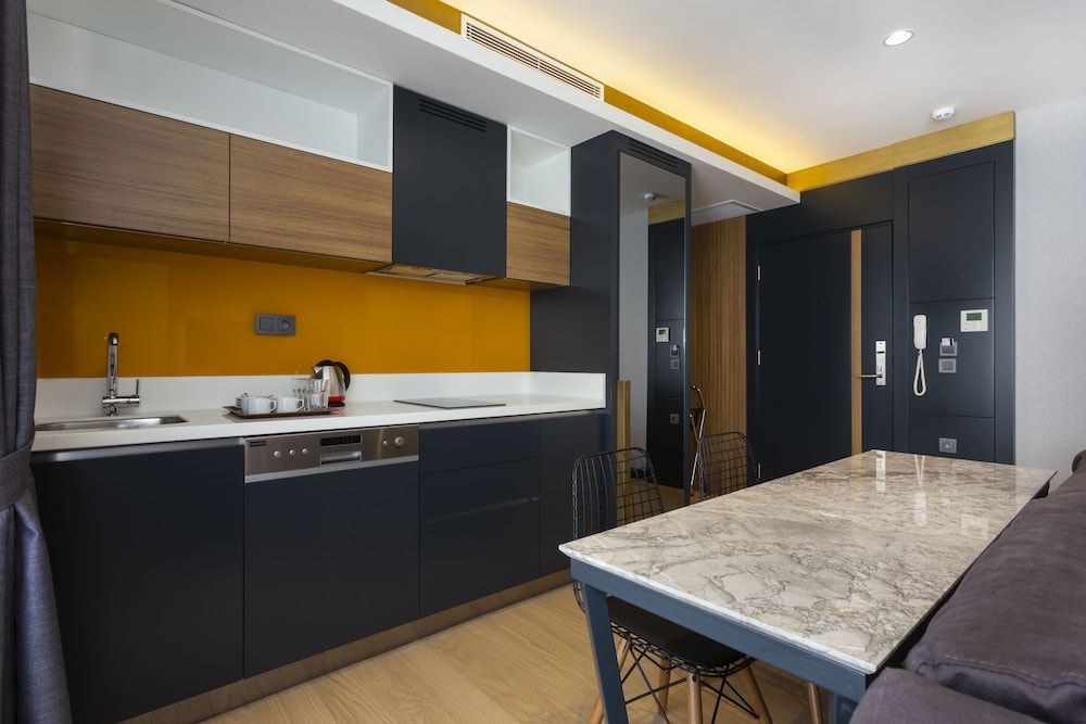 Nox Suite 9/69