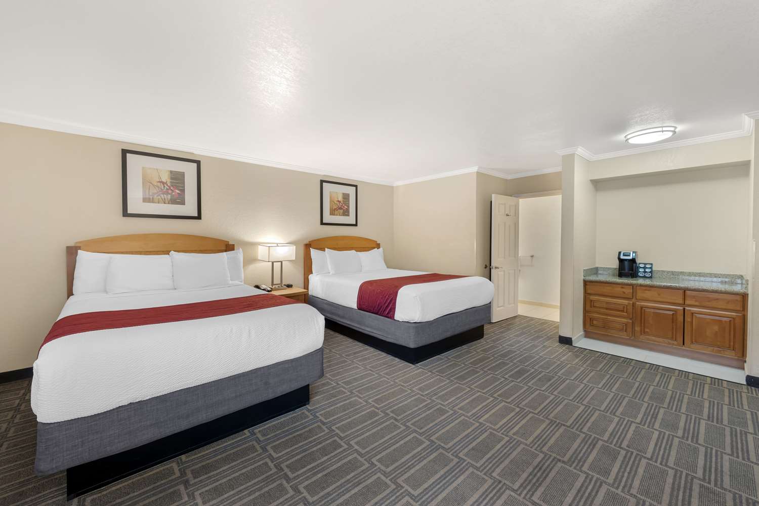 غرفة بسريرين كوين، Best Western Plus Ontario Airport & Convention Center 3/8