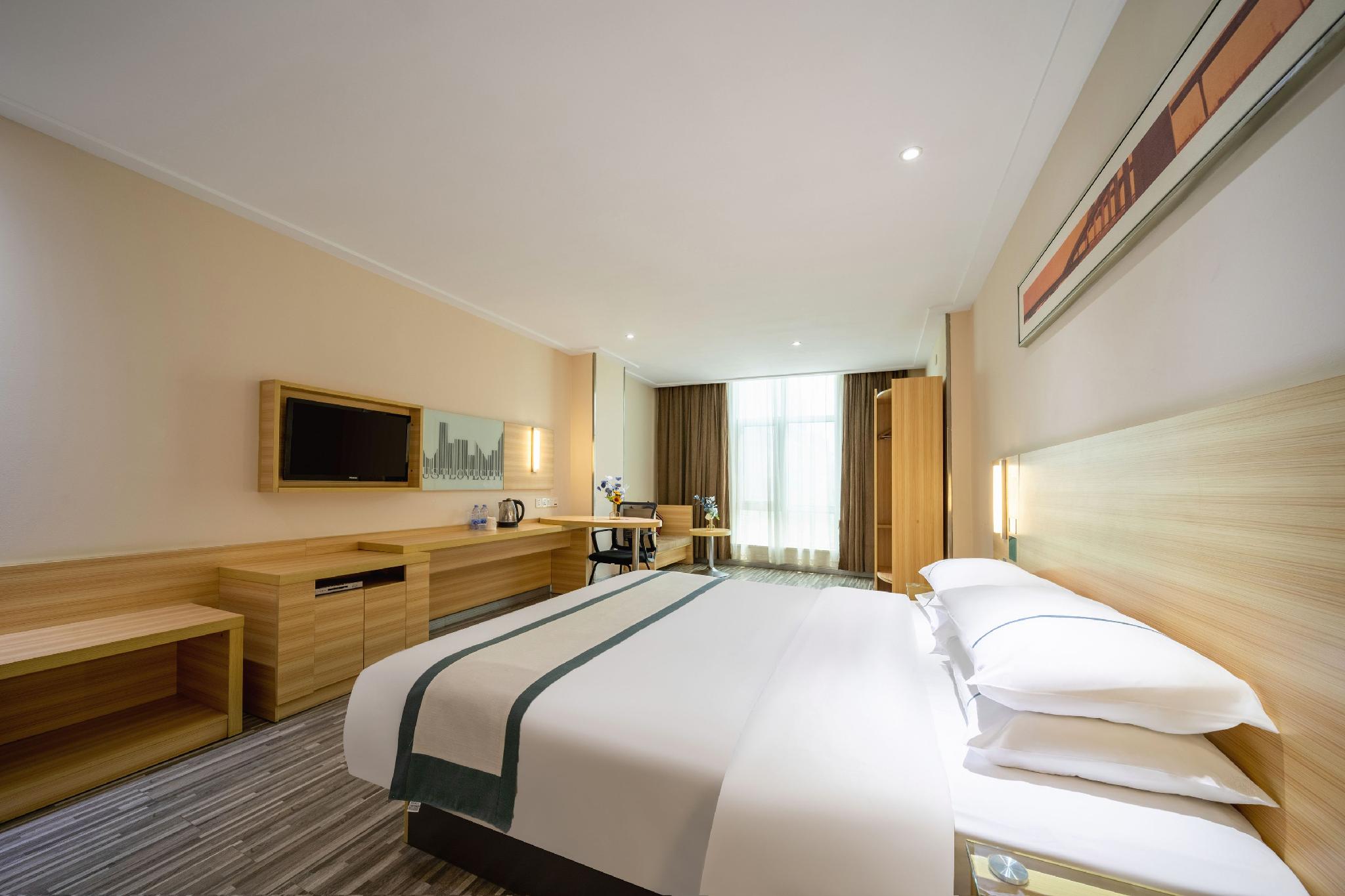 City Comfort Inn (Maoming High Speed Railway Station Wenming Road) 32/57