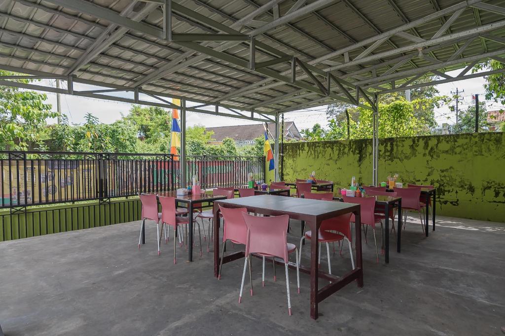 RedDoorz near Kampus UMP Purwokerto 38/44