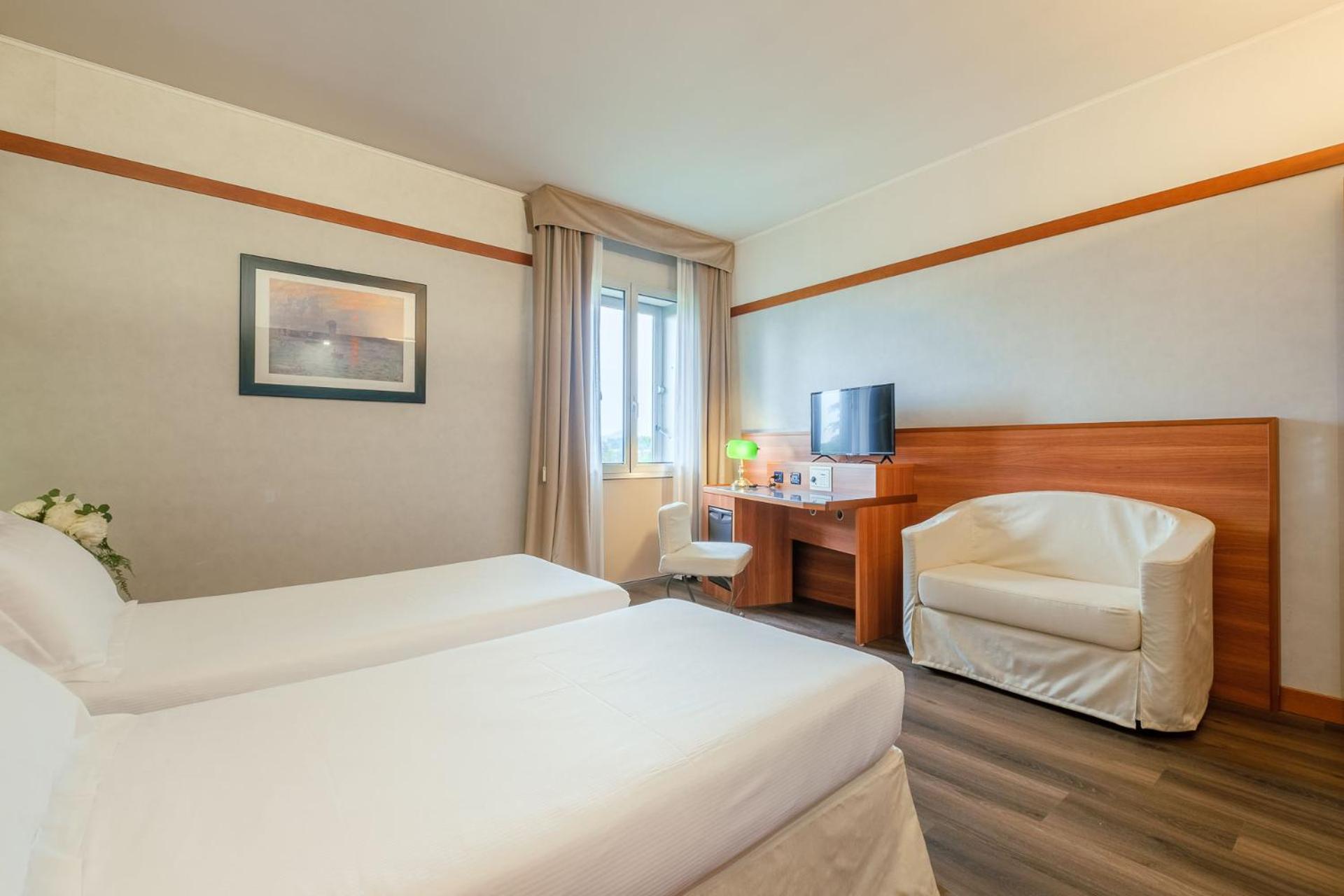 Smart، Shg Hotel Bologna 7/10