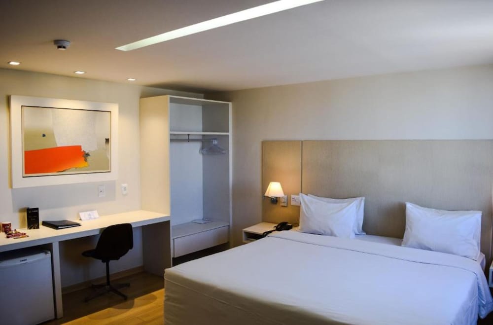 DELUXE, DOUBLE BED