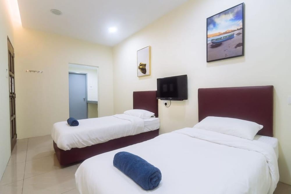 OYO 90090 Roselyn Inn 2 15/27