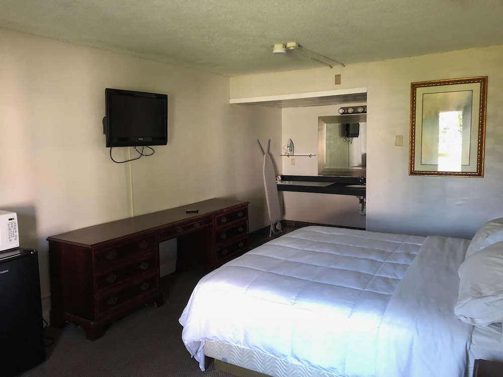 New Bedford Inn Suites 32/69