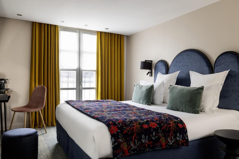 Adjoining, 2 Double Beds