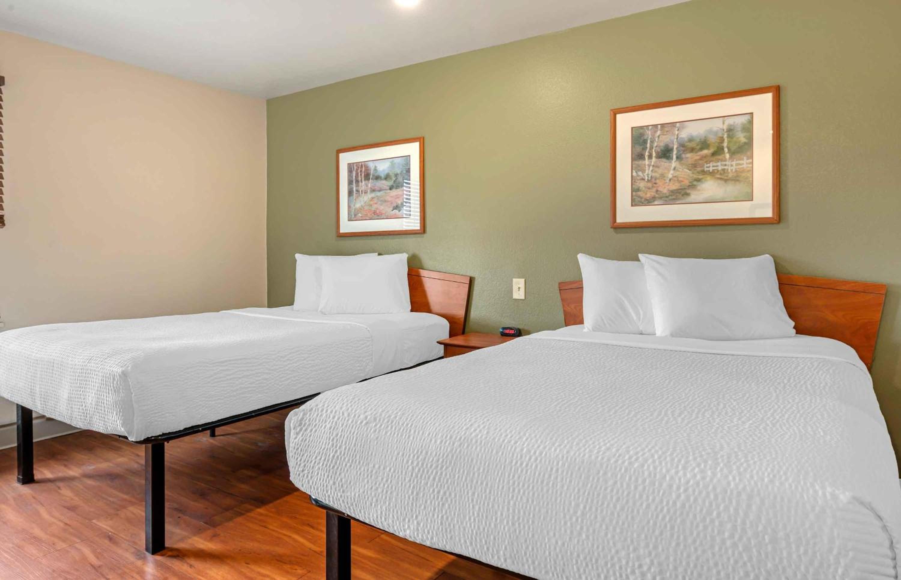 غرفة بسريرين مزدوجين، Extended Stay America Select Suites - Indianapolis - Greenwood 4/7