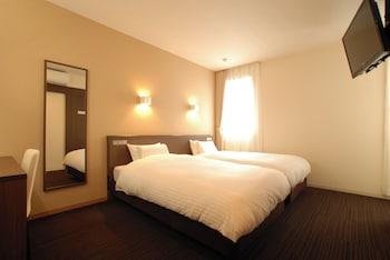 Universal, Twin Beds