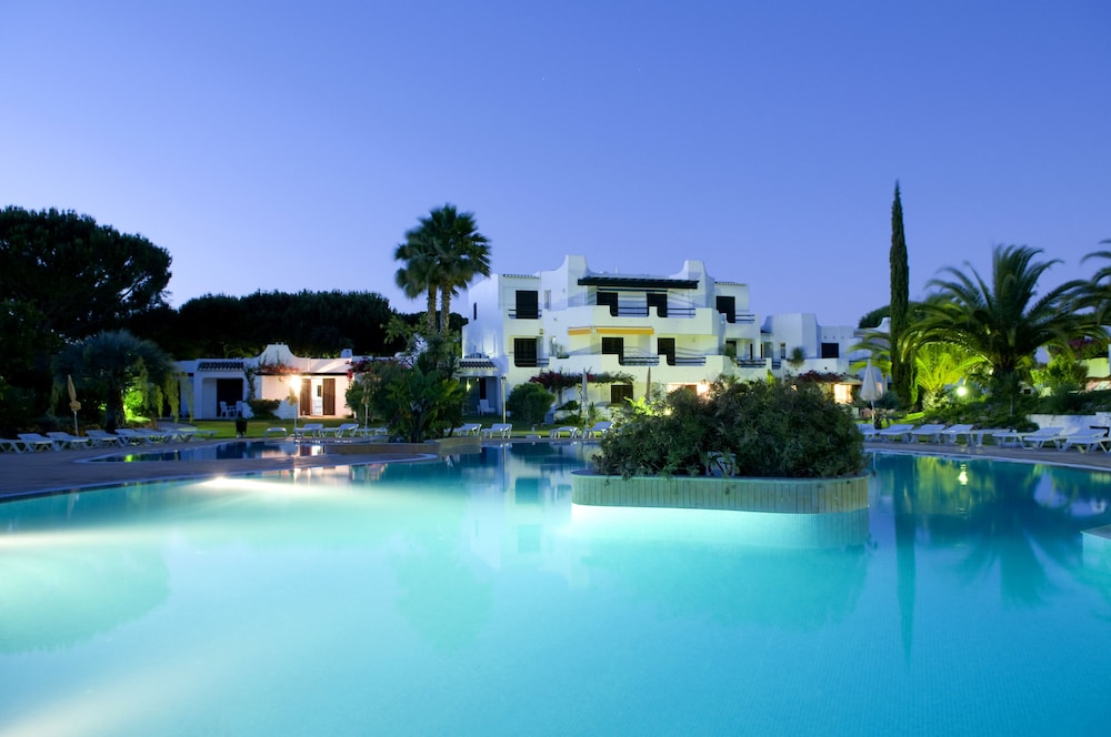 Balaia Golf Village 14/94