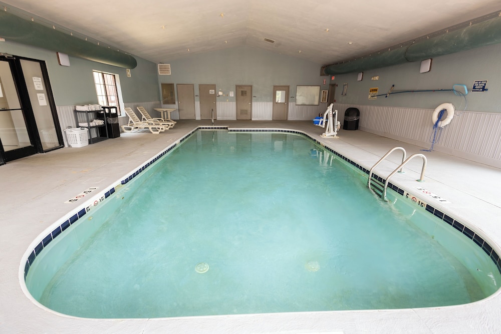 Countryside Inn And Suites 37/40