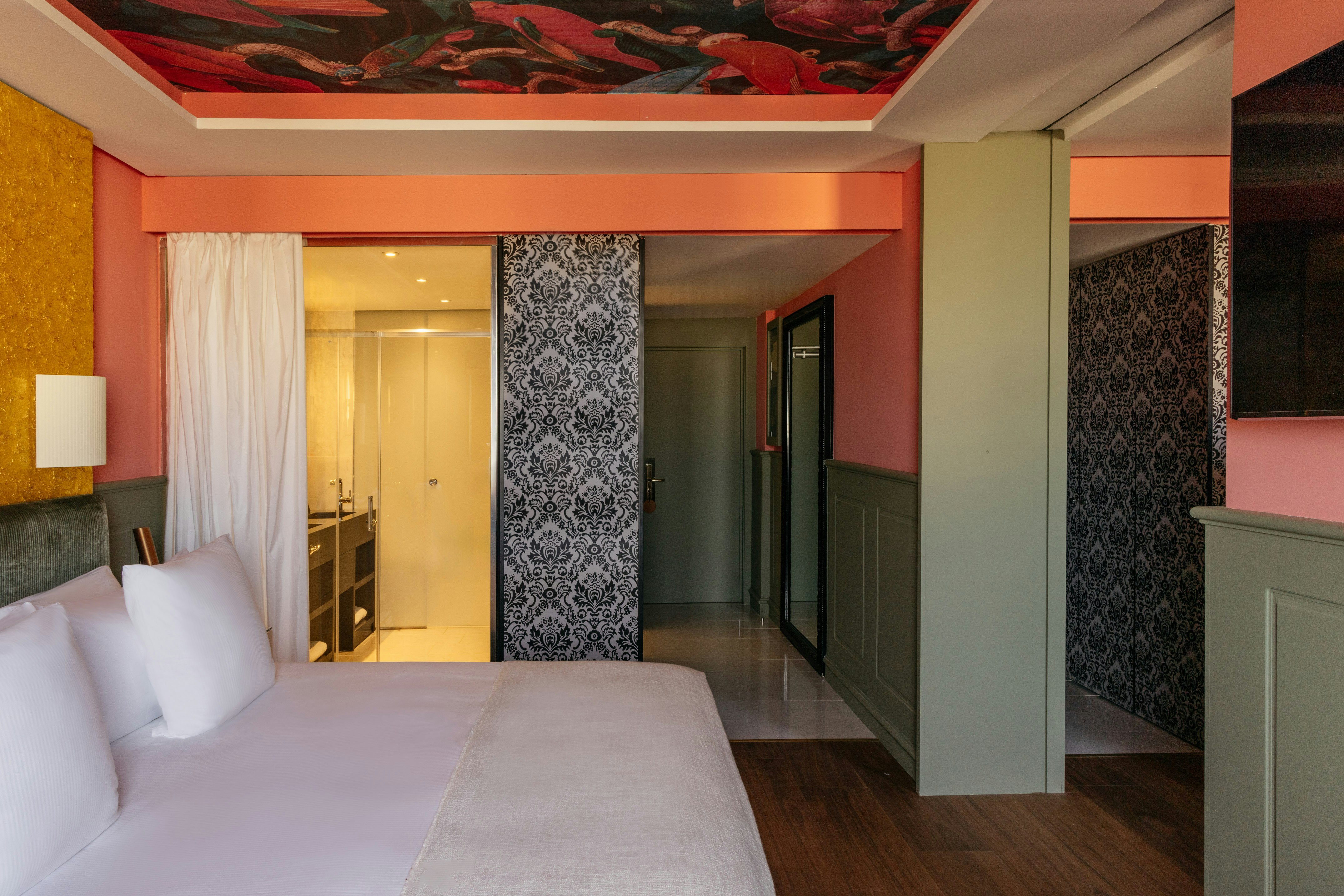 Red Level, Suite, Cathedral View