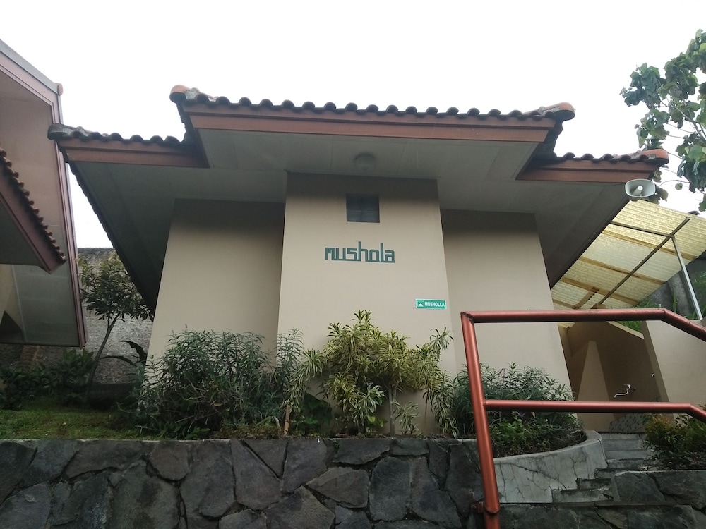 Ahadiat Hotel And Bungalow 2/50