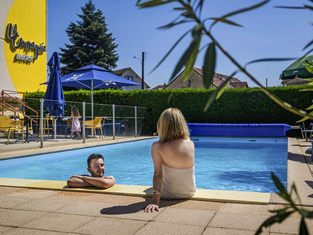 swimming pool spa