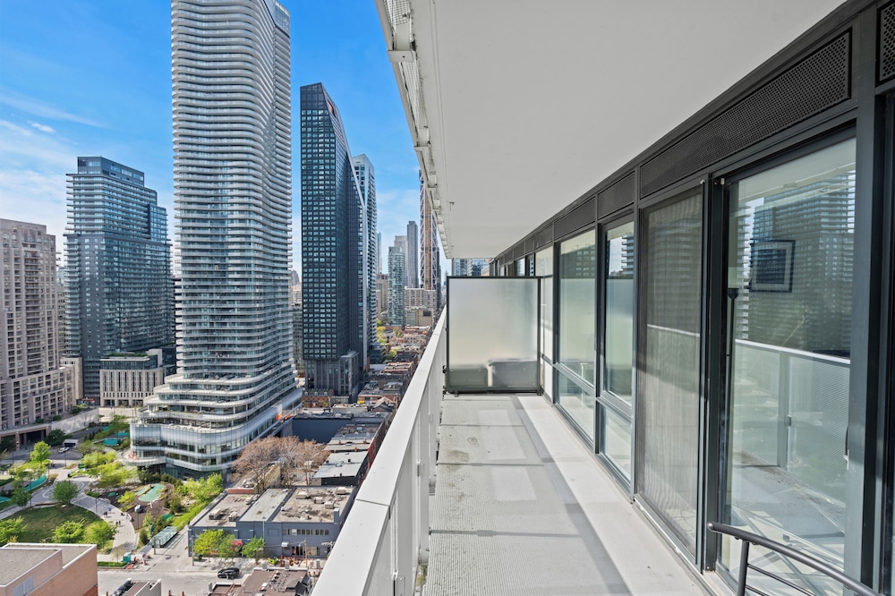 Teahouse Condos in Downtown Toronto 46/50