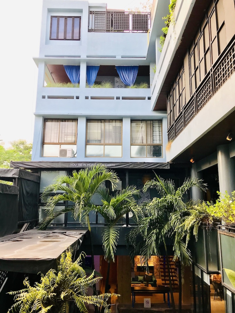 Blu Cabin Ari Stylish Gay Poshtel 2/73