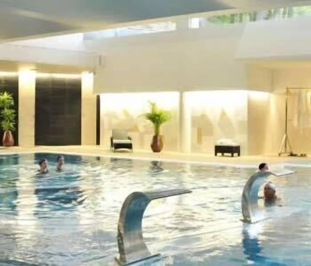 Palace Hotel And Spa 40/65
