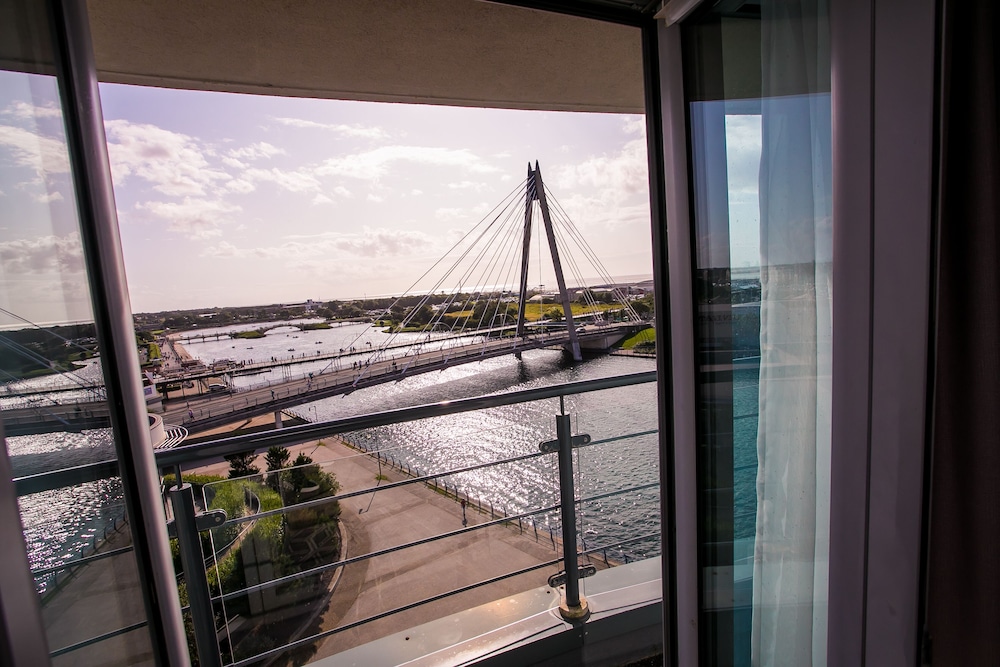 Waterfront Southport Hotel 18/50